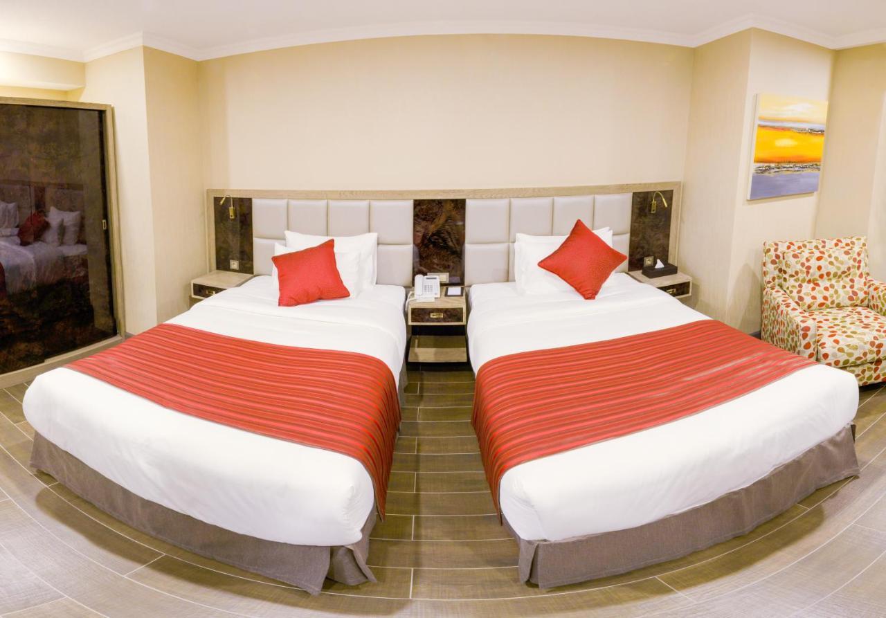 Ramada By Wyndham Bishkek Centre Hotel Room photo